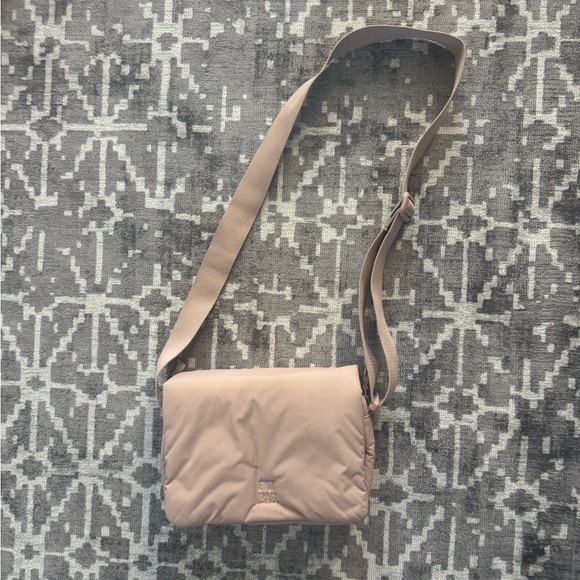 EUC Free People GOT Cloud Crossbody Bag Beige Sandbar - Picture 6 of 16